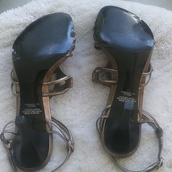 Carlos Santana gray/silver heels, size 7M - Picture 3 of 6